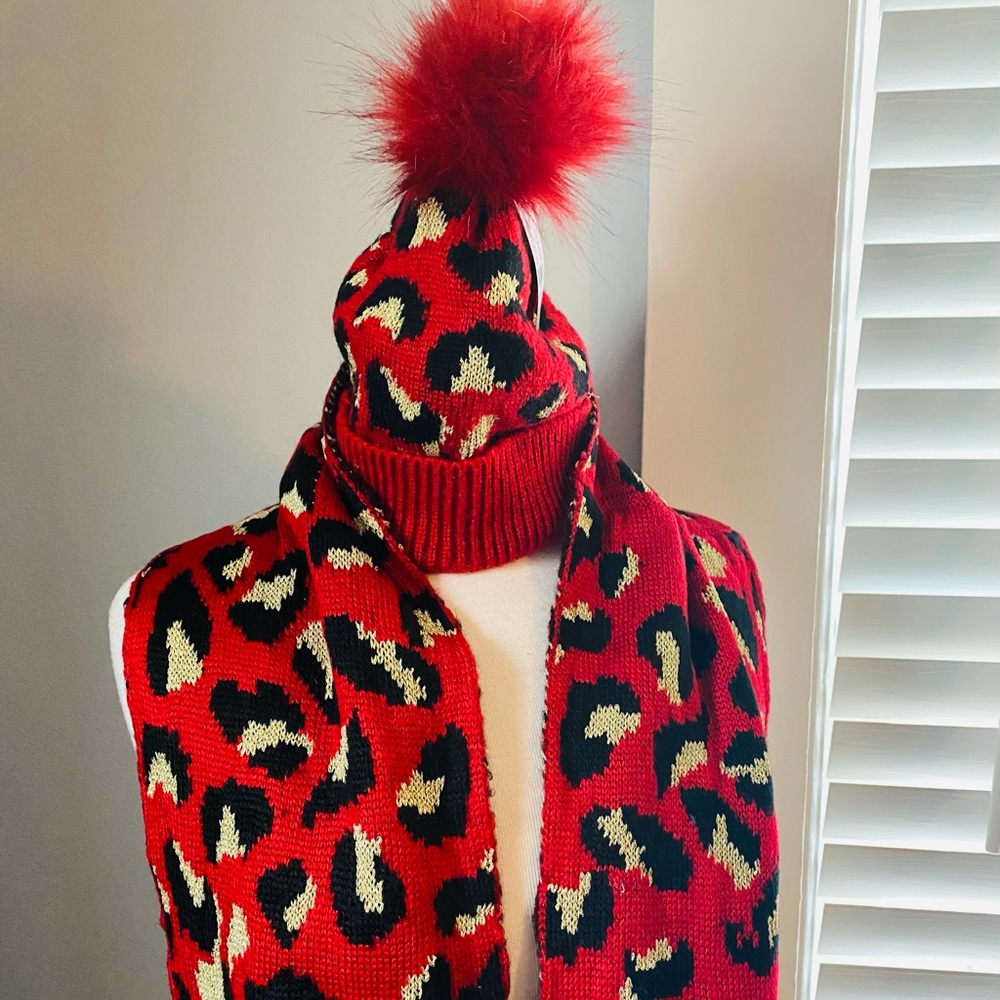 Metallic Leopard Scarf/Hat Set ❤️